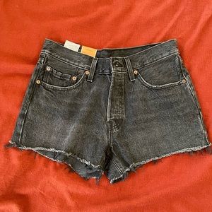 NWT Levi’s 501 cutoffs